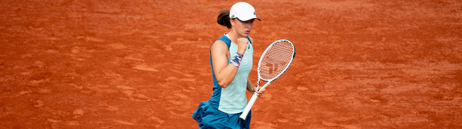 Iga Świątek playing with Tecnifibre Tempo Racket