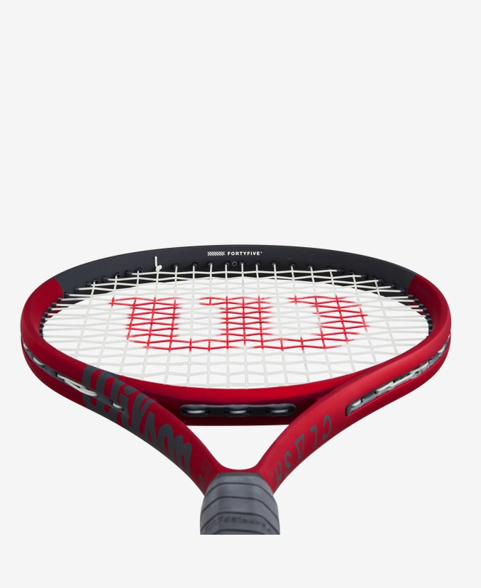 Close-up of Clash 100L V2 Tennis Racket's Carbon Construction