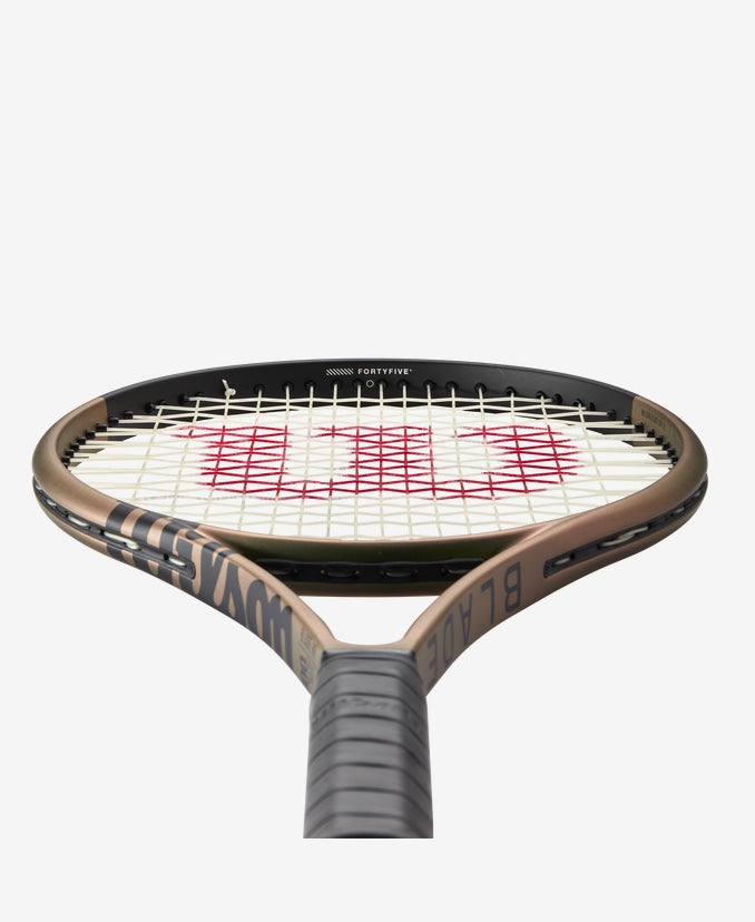 Wilson_Blade_100L_V8_Racket_for_Dynamic_Performance