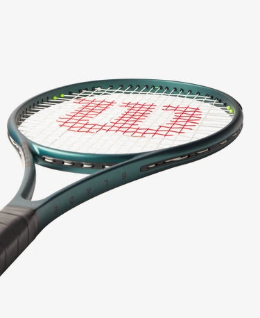 Wilson Blade 104 V9 Tennis Racket