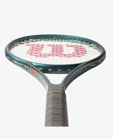 Wilson Blade 104 V9 Tennis Racket