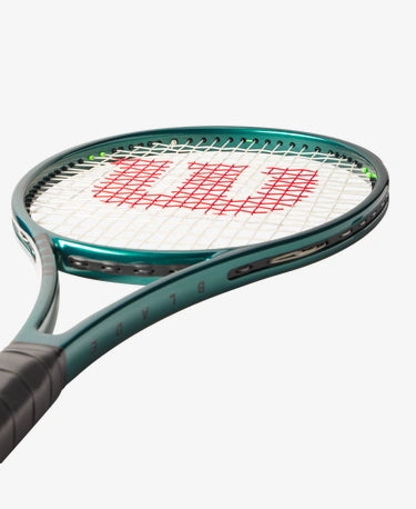 Wilson Blade Pro 98 (18x20) V9 Tennis Racket