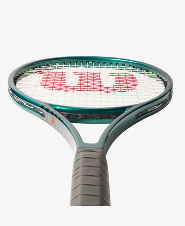 Wilson Blade Pro 98 (18x20) V9 Tennis Racket