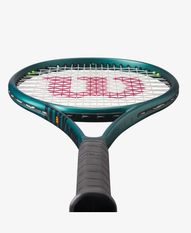 Wilson Blade 100 V9 Tennis Racket