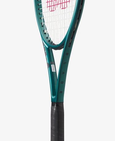 Wilson Blade 100 V9 Tennis Racket